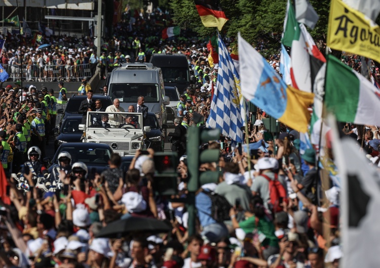 Papież Franciszek i uczestnicy Światowych Dni Młodzieży w Lizbonie ŚDM Lizbona: Rozważania Drogi Krzyżowej