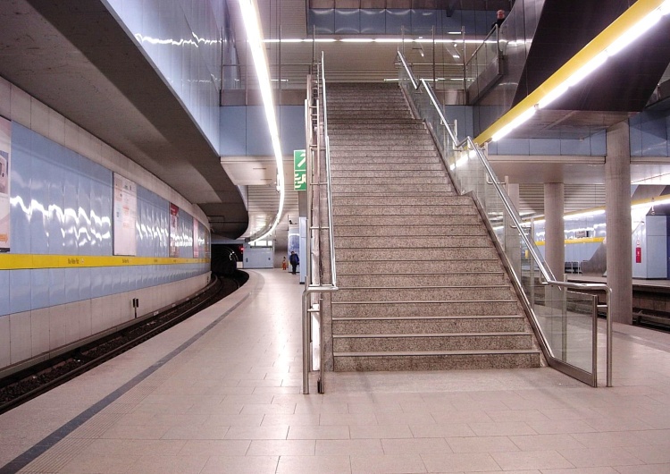 Max-Weber-Platz - stacja metra w Monachium Sprawa gwałtu na młodym Polaku na stacji metra w Monachium. Nowe informacje