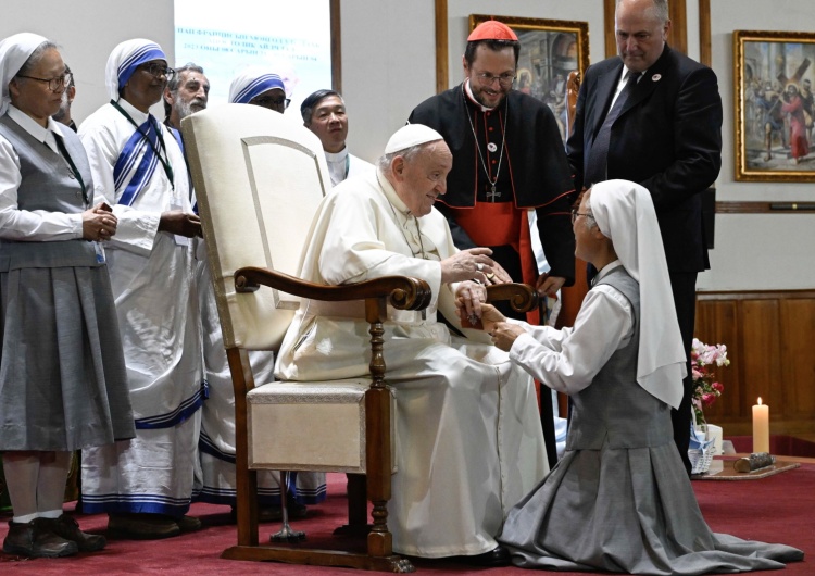 Papież Franciszek w Mongolii Franciszek w Mongolii: Dziękuję za wasze życie poświęcone Ewangelii