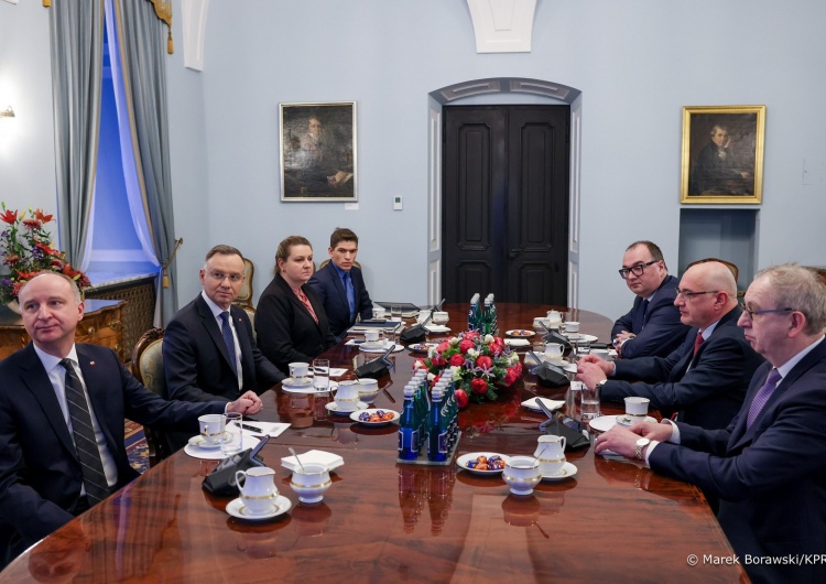 Spotkanie Andrzeja Dudy z Prokuratorem Krajowym Dariuszem Barskim Po rozmowie prezydenta z prokuratorem krajowym. Jest oświadczenie