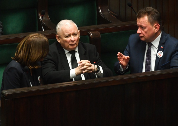 Jarosław Kaczyński Kaczyński nie gryzie się w język: Ta decyzja rządu to realizacja niemieckich oczekiwań