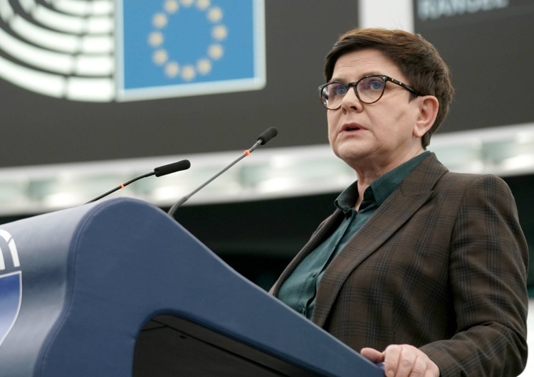 Beata Szydło  Beata Szydło publikuje nagranie sprzed PE: „Dantejskie sceny”