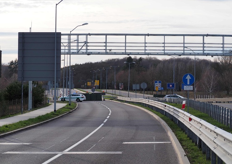 Przejście graniczne Lubieszyn-Linken Niemieccy rolnicy zablokowali przejście graniczne z Polską