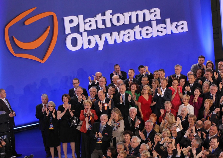 Platforma Obywatelska. Wieczór wyborczy 2011 Znany polityk Platformy usunął skandalicznego tweeta, ale w internecie nic nie ginie