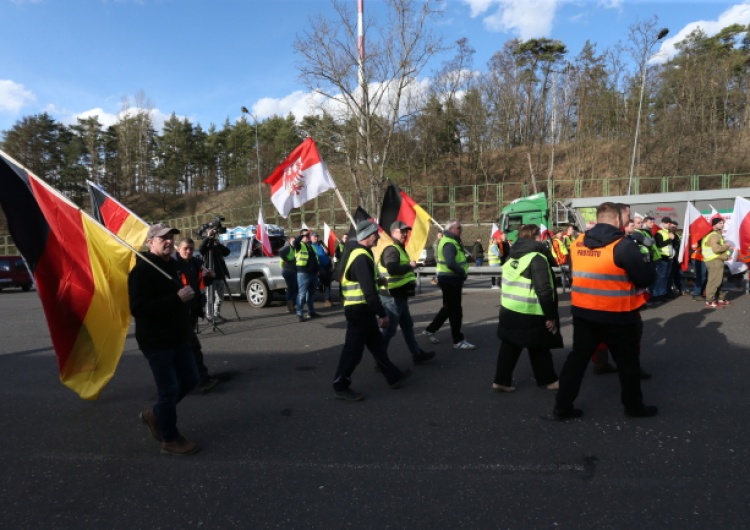 Protest rolników na granicy polsko-niemieckiej Politico przerażone skalą buntu przeciwko Zielonemu Ładowi