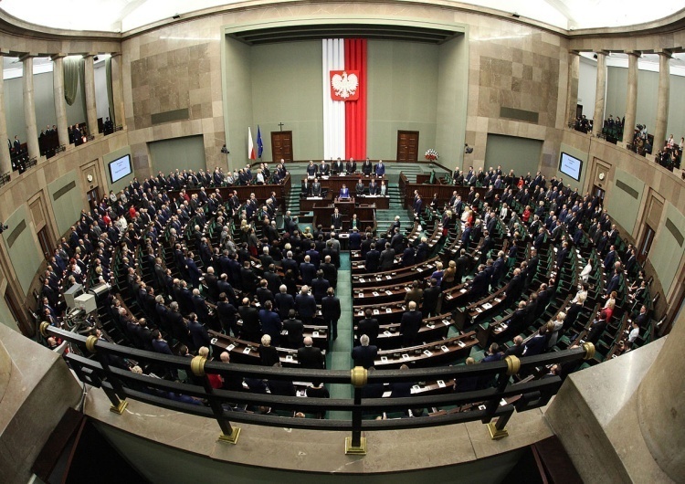 Sejm / zdjęcie poglądowe Nowy sondaż. PiS wyprzedza KO
