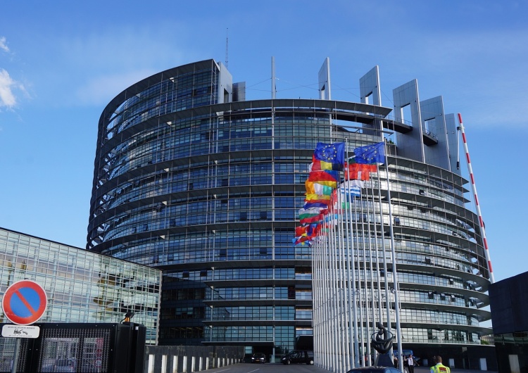 Parlament Europejski, zdjęcie poglądowe Śledczy zajmujący się Qatargate miał zostać otruty