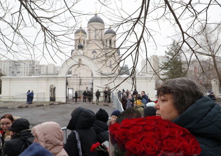 Tłum Rosjan na pogrzebie Aleksieja Nawalnego Tłum Rosjan chce pożegnać Aleksieja Nawalnego – czy dojdzie do manifestacji antyputinowskiej?