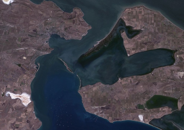 Cieśnina Kerczeńska  Ukraina potwierdza – rosyjski okręt został zatopiony 