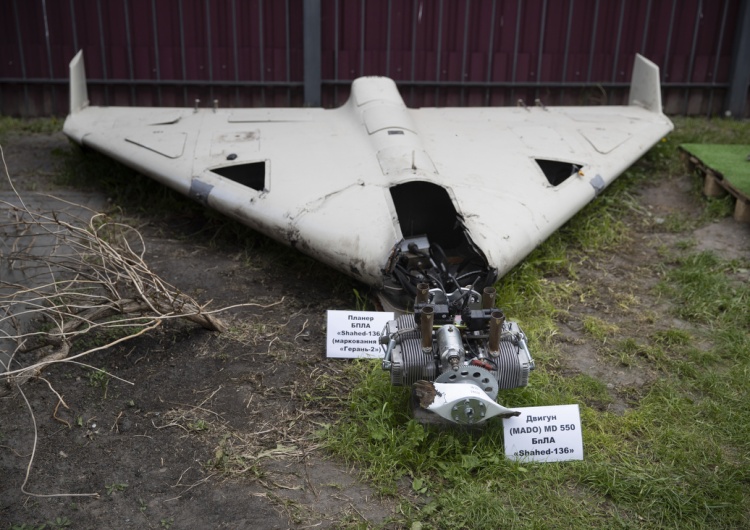 Resztki zniszczonego rosyjskiego drona Shahed 136 - zdjęcie ilustracyjne  Rosyjskie drony zostały zniszczone 
