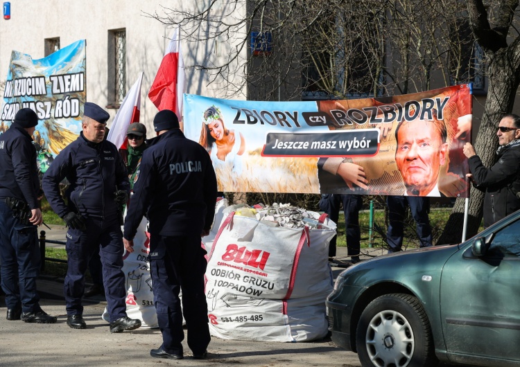 Manifestacja rolników Biskupi Ukrainy o sytuacji na granicy ukraińsko-polskiej: Bądźmy wyważeni w osądach!; strajk jest uzasadnionym prawem