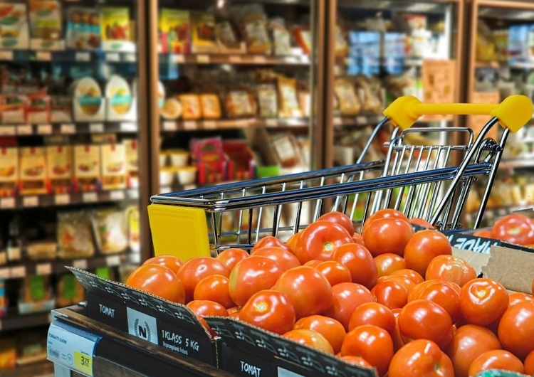 Powrót VAT na żywność uderzy przede wszystkim w małe sklepy