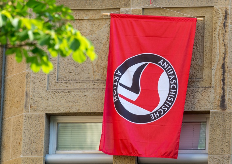 Antifa  Niemcy: Polscy piłkarze zaatakowani przez chuliganów z Antify 