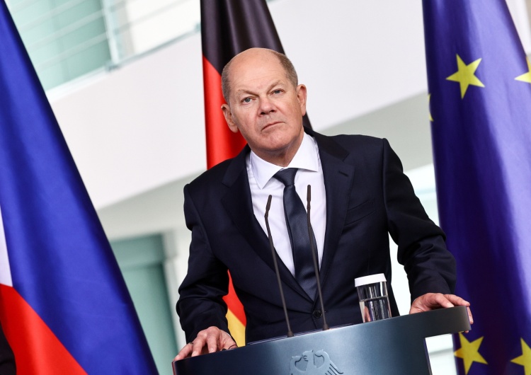 Olaf Scholz Niemieckie media: „Kanclerz staje się coraz bardziej osamotniony”