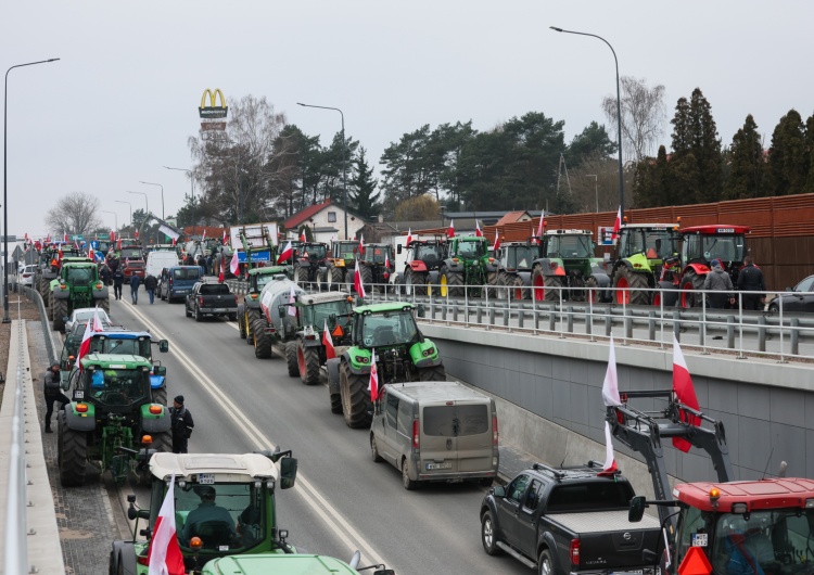 20.03.2024. Rolnicy blokują drogę w miejscowości Zakręt Wielki protest rolników w całej Polsce. RELACJA NA ŻYWO