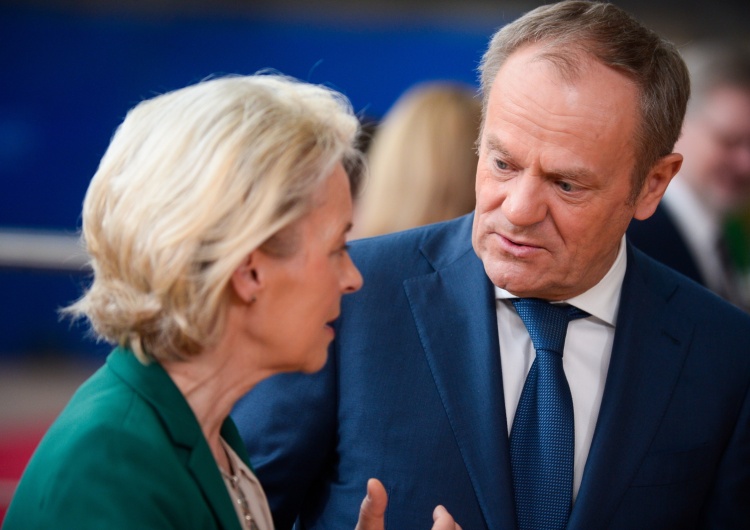 Donald Tusk wraz z Ursulą von der Leyen Tusk obiecywał paliwo po 5,19 zł. Wiceminister: 