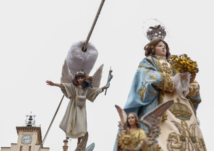 Wielkanocne obchody w Hiszpanii Obchody Wielkanocy w Hiszpanii. Wiele może nas zaskoczyć i zaciekawić