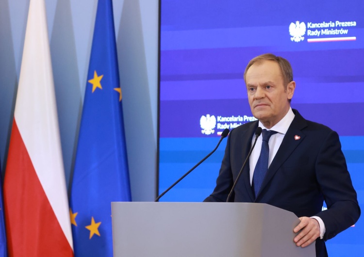 Donald Tusk Rośnie dziura budżetowa Tuska 