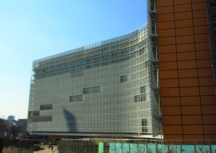 Budynek Komisji Europejskiej w Brukseli Paweł Jędrzejewski: Ludzie decydujący o kierunku Unii Europejskiej stracili zdrowy rozsądek. A w Polsce?