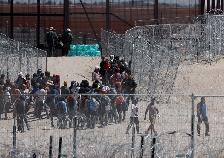 Migranci / zdjęcie poglądowe  Palący problem nielegalnej imigracji. Apel do UE
