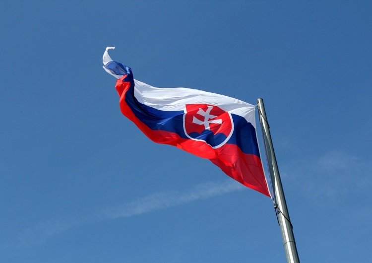 Flaga Słowacji, zdjęcie poglądowe Największe słowackie partie przeciwne zniesieniu prawa weta w UE