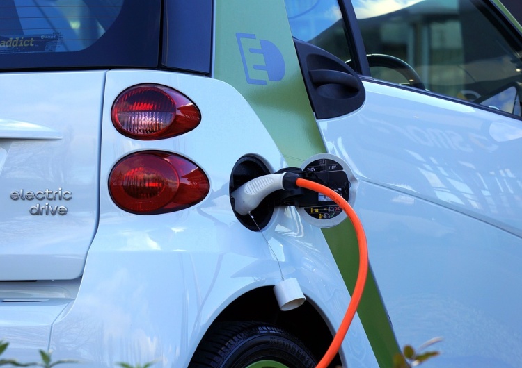 Samochód elektryczny, zdjęcie poglądowe Pozyskiwanie kobaltu do aut elektrycznych przez niemiecki koncern spowodowało wzrost szkodliwych substancji o tysiące procent