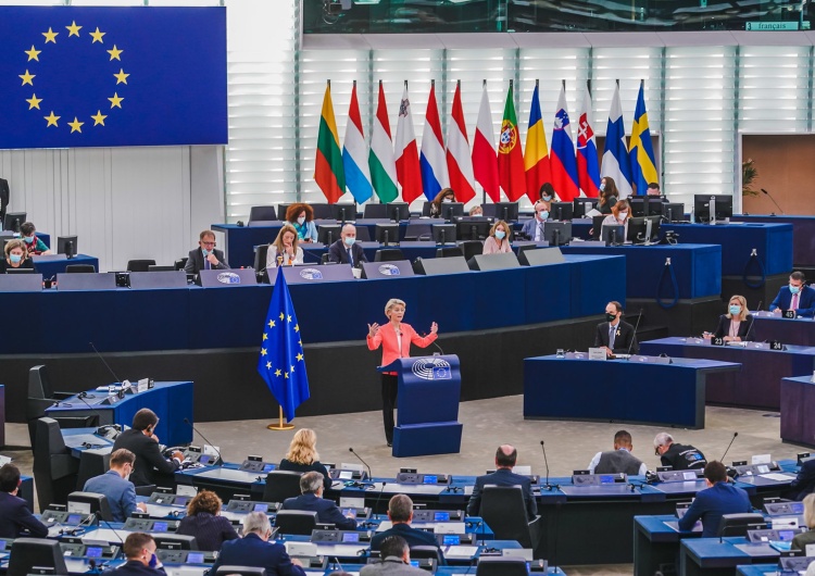 Parlament Europejski  Maski już zupełnie opadły – tak wygląda brudna gra kwestią „praworządności”