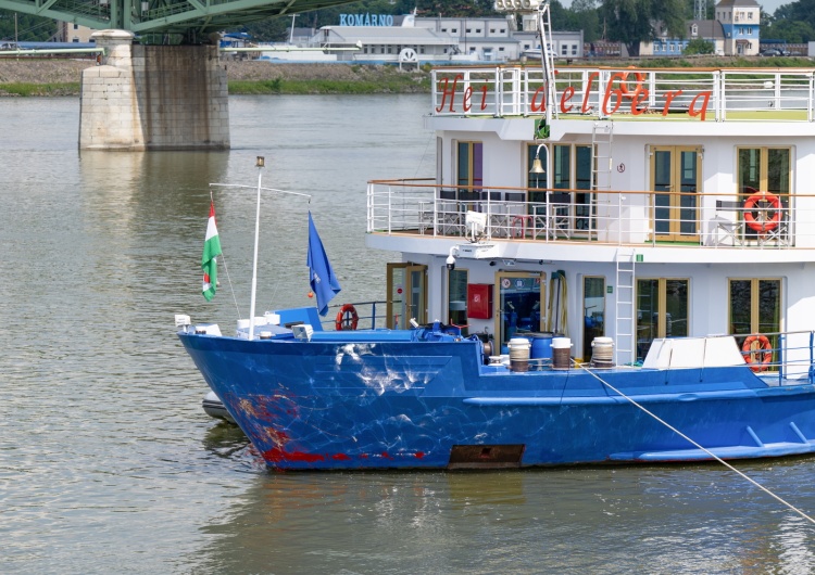 Statek wycieczkowy na Dunaju Kolizja łodzi na Dunaju. Są ofiary śmiertelne i zaginieni 