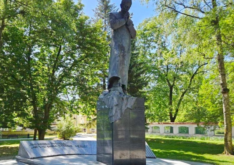  Remont pomnika bł. ks. Popiełuszki w Białymstoku dobiegł końca