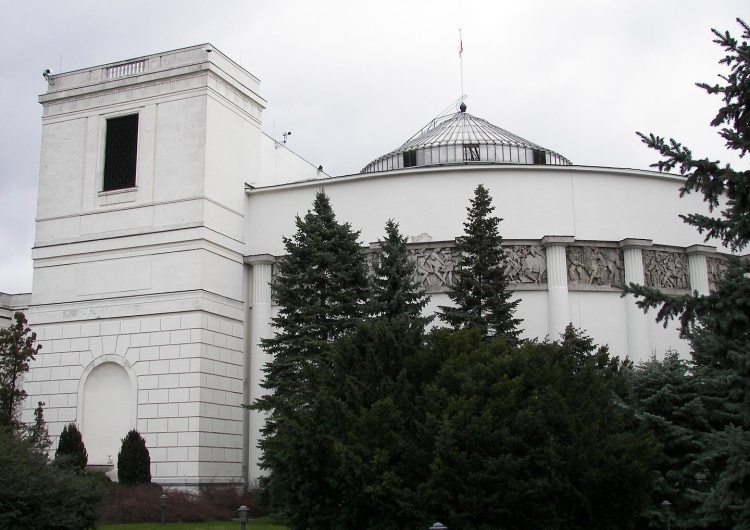 Sejm Katecheci przed Sejmem: Uczęszczający na lekcje religii nie są 