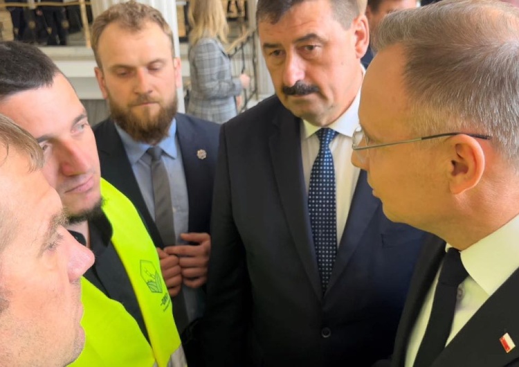 Prezydent spotkał się z rolnikami w Sejmie Prezydent spotkał się w Sejmie z protestującymi rolnikami