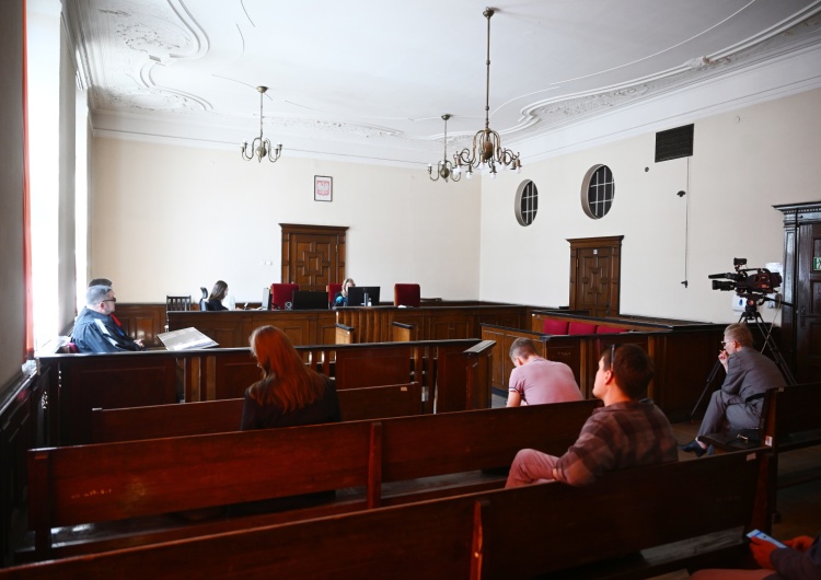 Sala rozpraw Sąd stwierdza winę „Nergala”. Muzyk znieważył wizerunek Jezusa