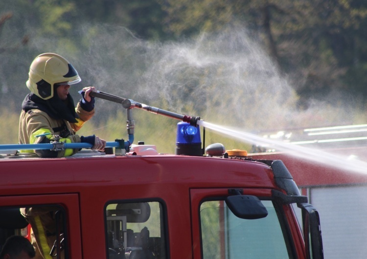 Straż Pożarna / zdjęcie poglądowe  Potężny pożar w powiecie kwidzyńskim. Spłonęło kilka ciężarówek 