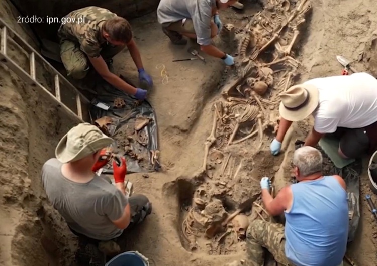 Archeolodzy pracujący w Dolinie Śmierci IPN odkrył masowe mogiły Polaków w Dolinie Śmierci w Chojnicach 