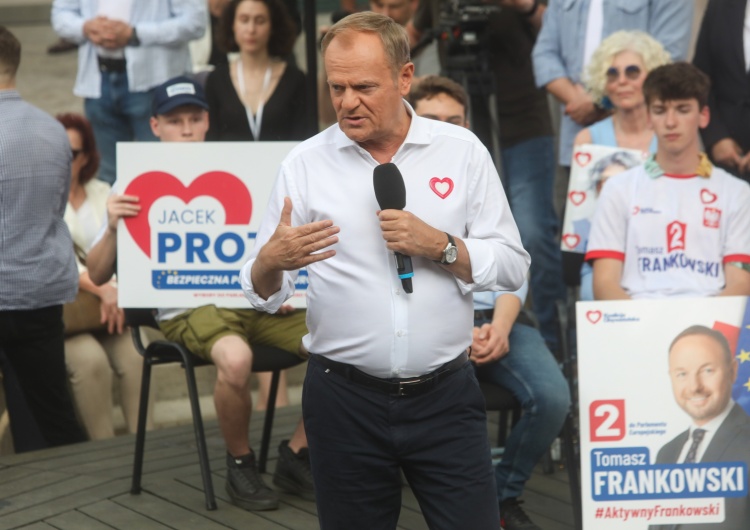 Premier Donald Tusk „Polska ma prawdziwą rodzinę Soprano”. Zbigniew Ziobro zapowiada wniosek ws. współpracowników Tuska
