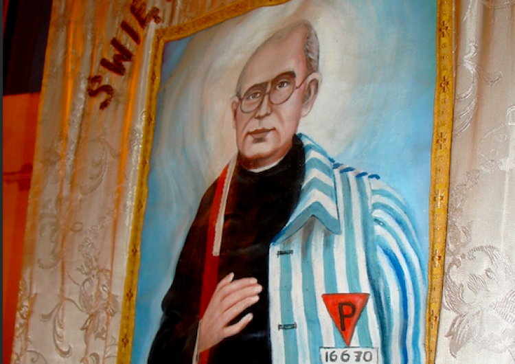 Sztandar procesyjny  83. rocznica deportacji św. Maksymiliana do KL Auschwitz
