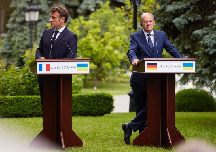 Emmanuel Macron i Olaf Scholz Politico: Jak kulawe kaczki. Przesuńcie się, Paryż i Berlin