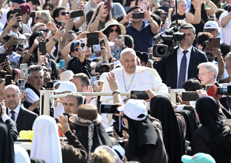 Papież Franciszek Papież: Niech Prymas Tysiąclecia będzie dla Kościoła w Polsce i świecie wzorem wierności [wideo]