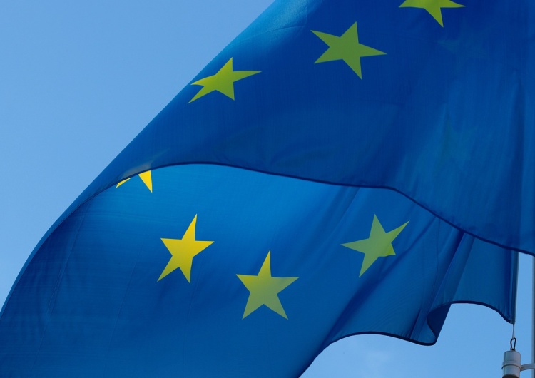 Flaga Unii Europejskiej Nieoficjalnie: W przyszłym tygodniu spodziewany przełom ws. rozmów akcesyjnych z Ukrainą