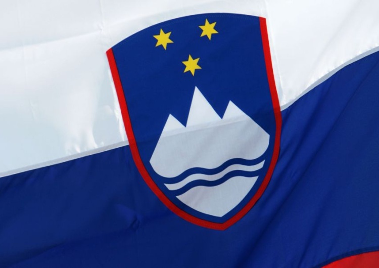 flaga Słowenii  Słowenia uznała państwowość Palestyny 