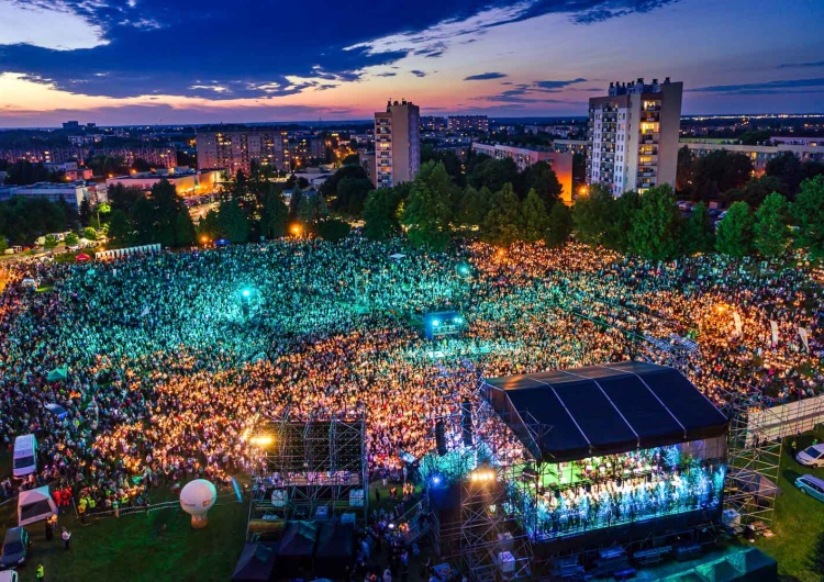 koncert uwielbieniowy Tysiące osób na koncertach uwielbienia w Boże Ciało