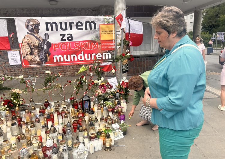 Polacy oddają hołd zmarłemu żołnierzowi Nie żyje raniony na granicy żołnierz. „To może nie być ostatnia ofiara”