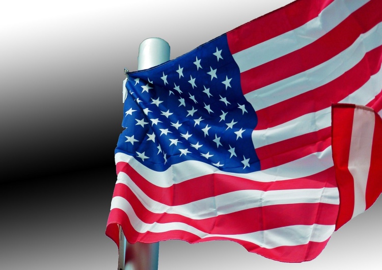 Flaga USA Zdecydowany zwycięzca wyborów wśród Polaków w USA