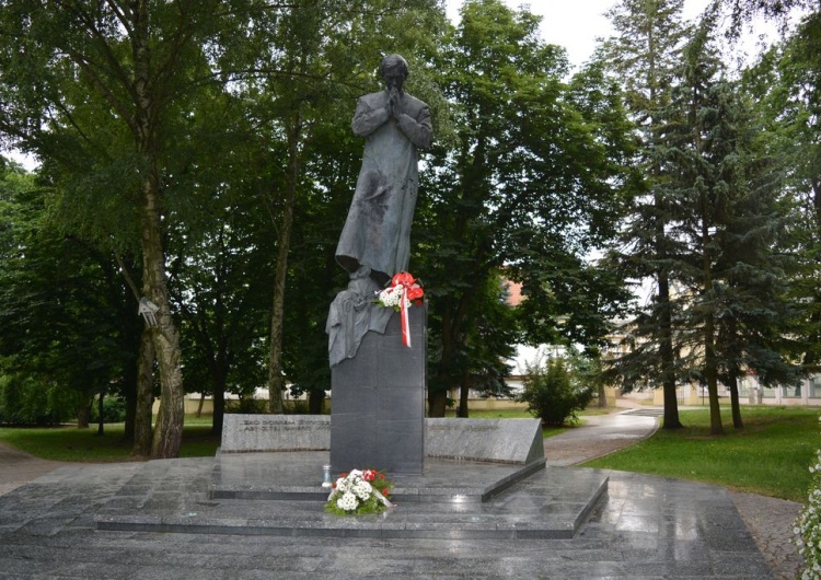  14. rocznica beatyfikacji ks. Jerzego. Podlaska „S” złożyła kwiaty pod pomnikiem Patrona Związku