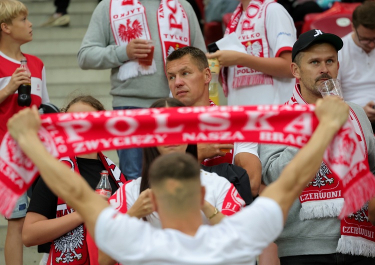 Kibice reprezentacji Polski  Czy emocje związane z piłką nożną są „bezpieczne” dla władzy?
