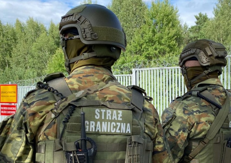 Polscy żołnierze na granicy z Białorusią Niepokojące doniesienia z granicy z Białorusią. Żołnierze muszą zmagać się z prawdziwą plagą