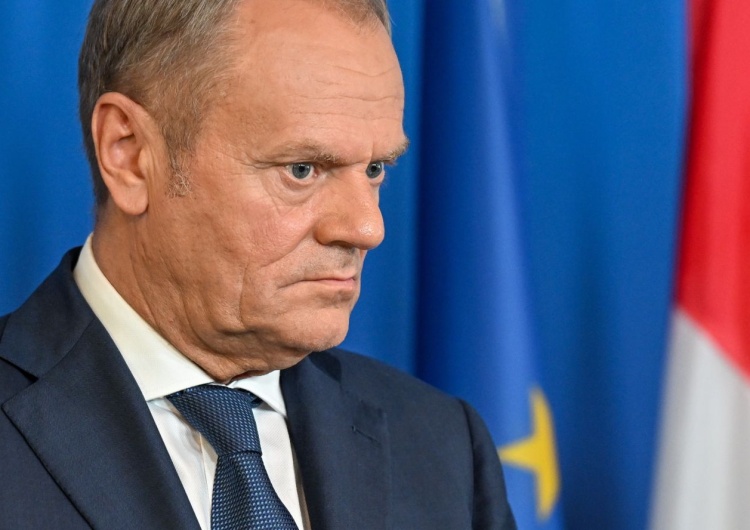 Premier Donald Tusk Dziś KE ma oficjalnie potwierdzić przekroczenie przez Polskę alarmowego poziomu deficytu