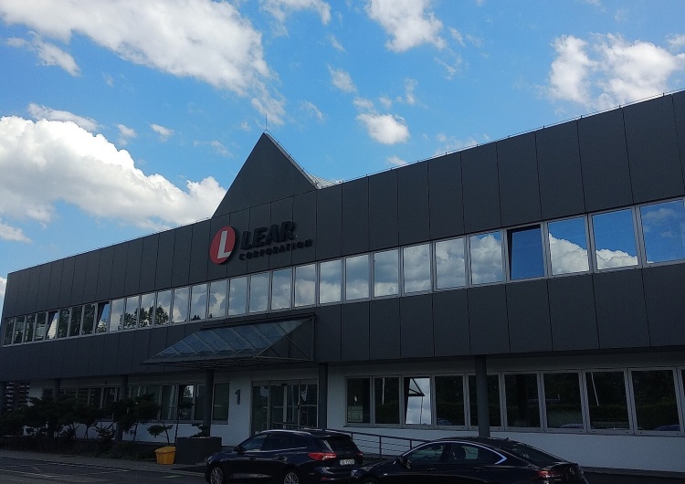 Siedziba Lear Corporation - zdjęcie poglądowe Lear Corporation Poland II chce zwolnić 960 pracowników zakładu w Pikutkowie. Solidarność interweniuje