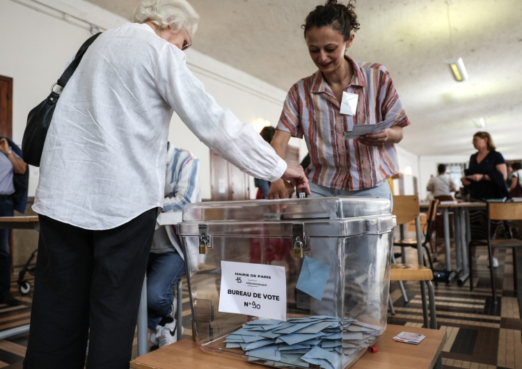 Trwają wybory parlamentarne we Francji Ogromna różnica. Są nowe dane o frekwencji w wyborach we Francji