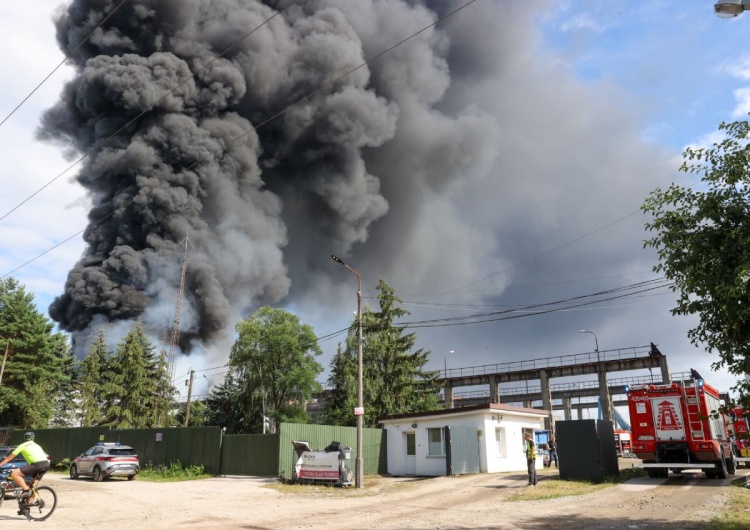 Pożar składowiska odpadów w Woli Łaskiej Łódzkie: Wielki pożar składowiska odpadów